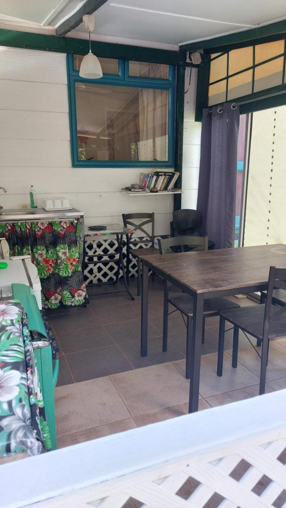 Uturoa 提维皮特旅舍酒店 外观 照片